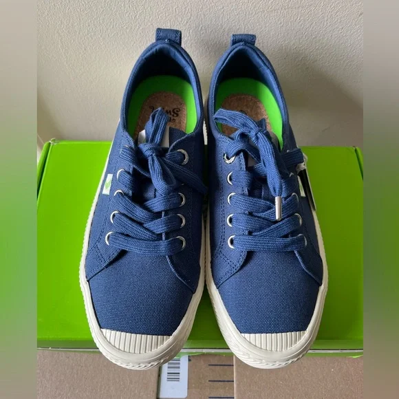 Cariuma Shoes Cariuma The Oca Low Top Shadow Blue Canvas - Main Image